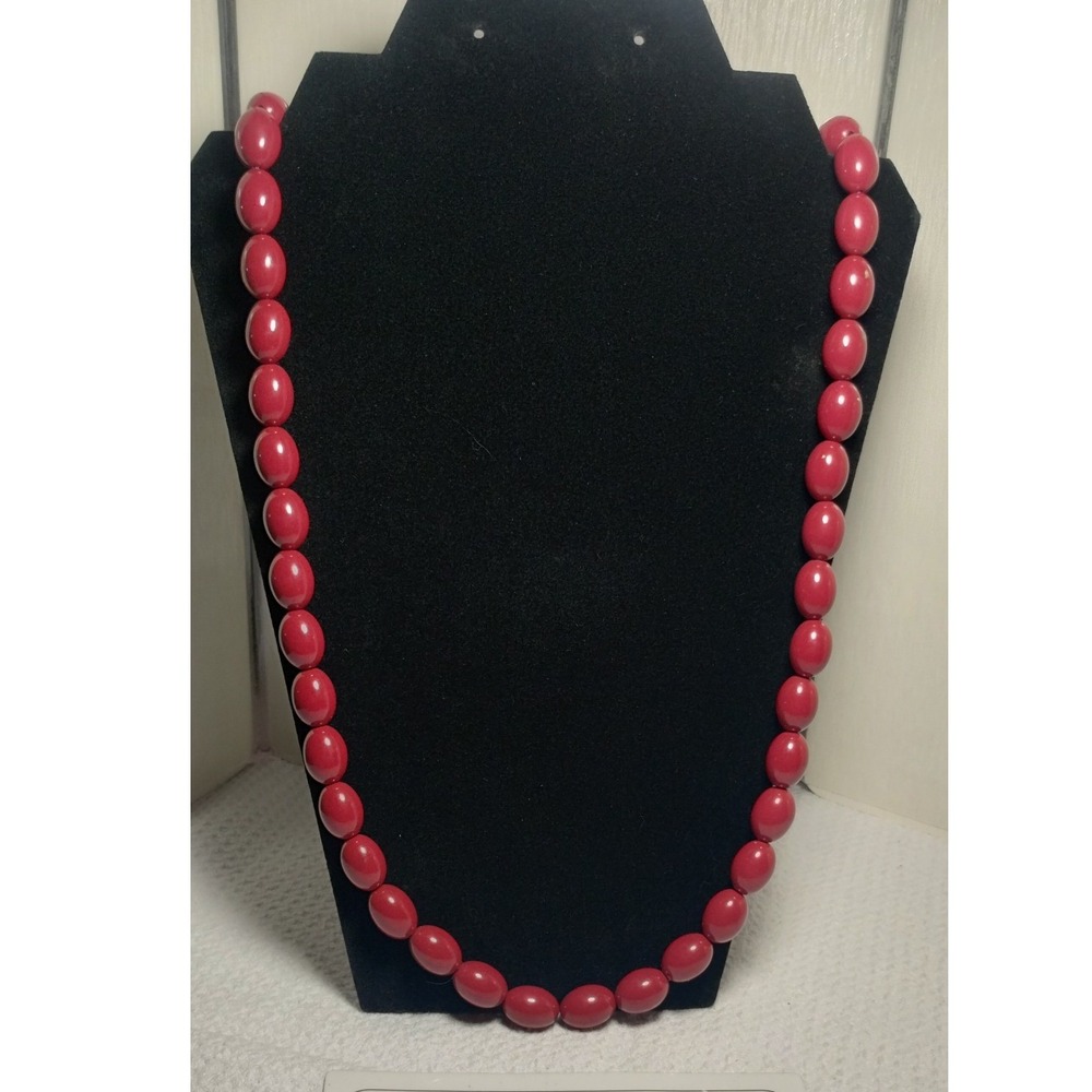 Vintage Style Deep Pink Raspberry Oval Beaded Necklace Gold Tone Lobster Clasp